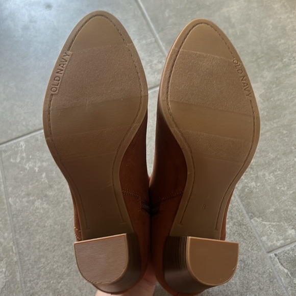 Old Navy Ankle Boots! Size 8! Brand New- Never Worn Before! - Picture 6 of 8